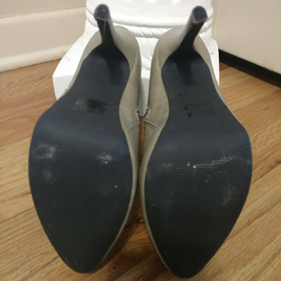 2b Bebe Women's Heels/booties - Picture 3 of 3